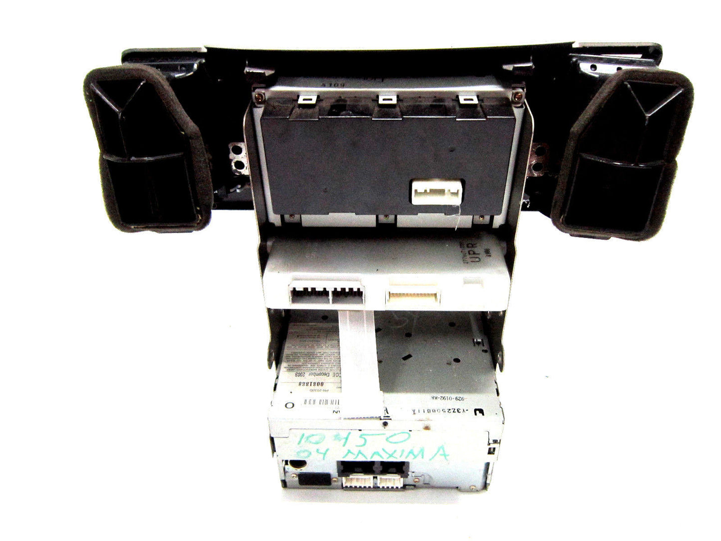 04 05 NISSAN MAXIMA  INFO SCREEN 6 CD RADIO CONTROL CLIMATE CONTROL CD PLAYER