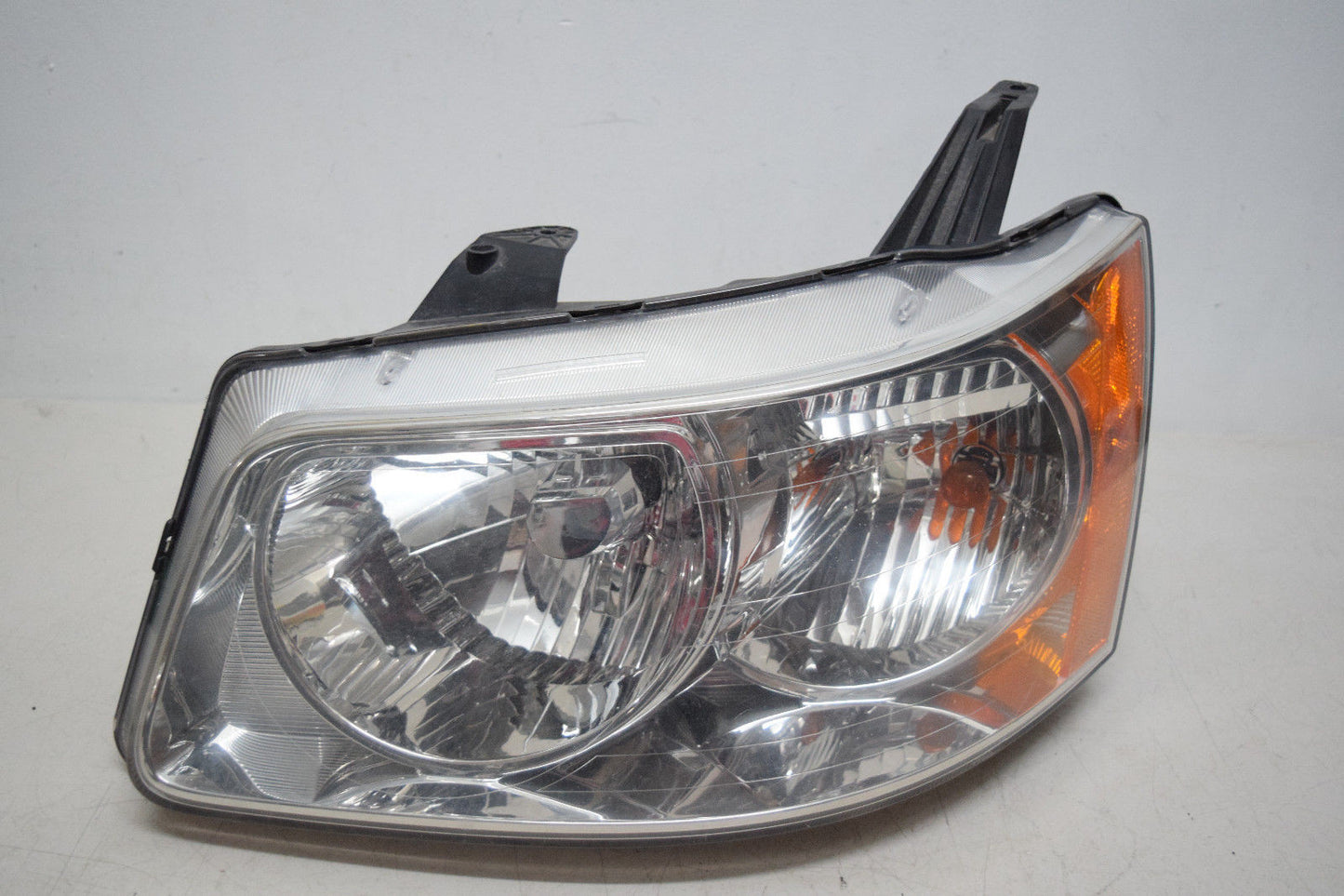 06 07 08 09 CHEVY TORRENT LEFT DRIVER HEADLIGHT