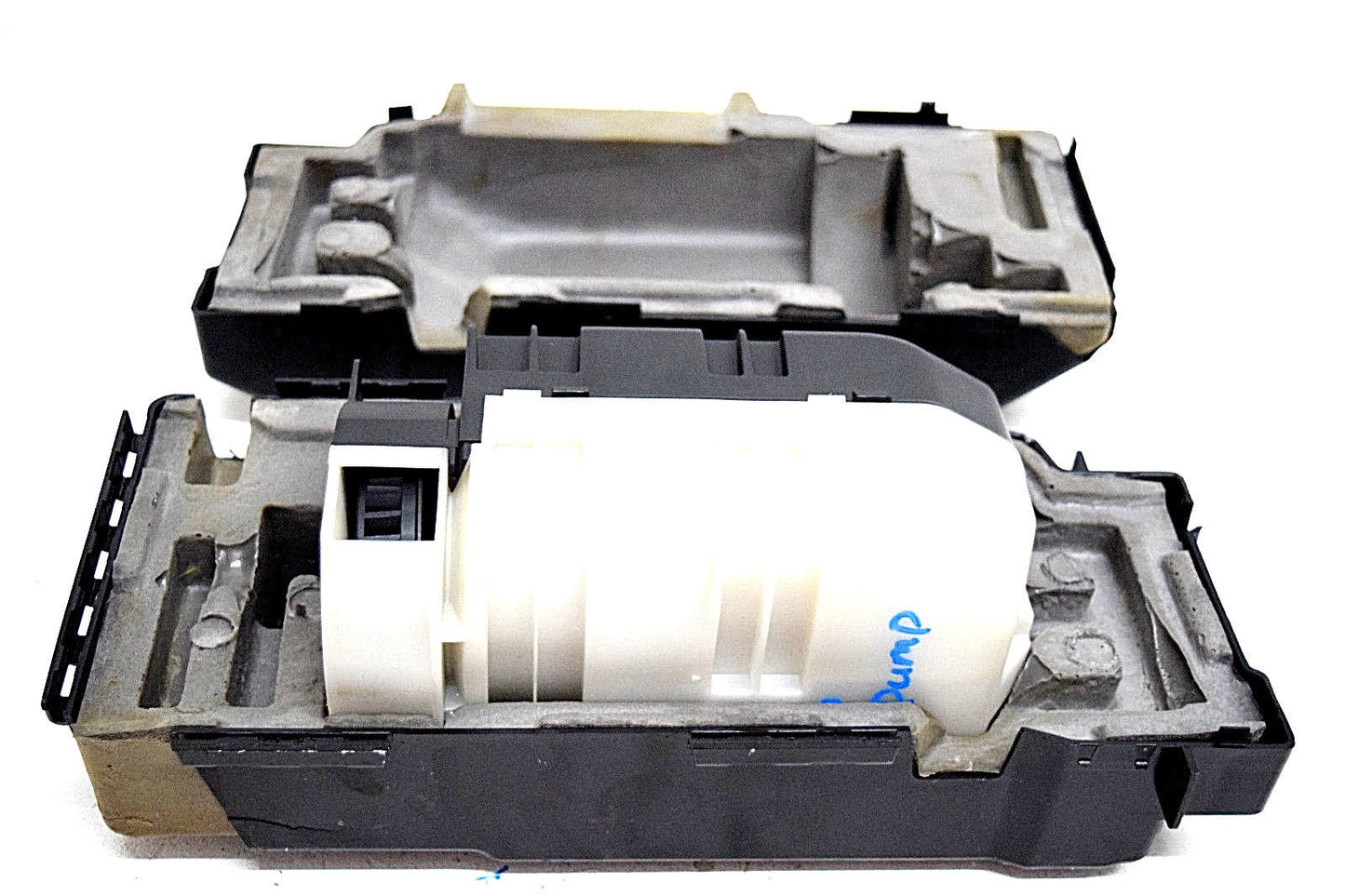 03 04 05 06 MERCEDES E500 E320 E55 CENTRAL LOCKING  VACUUM PUMP 0 132 006 400