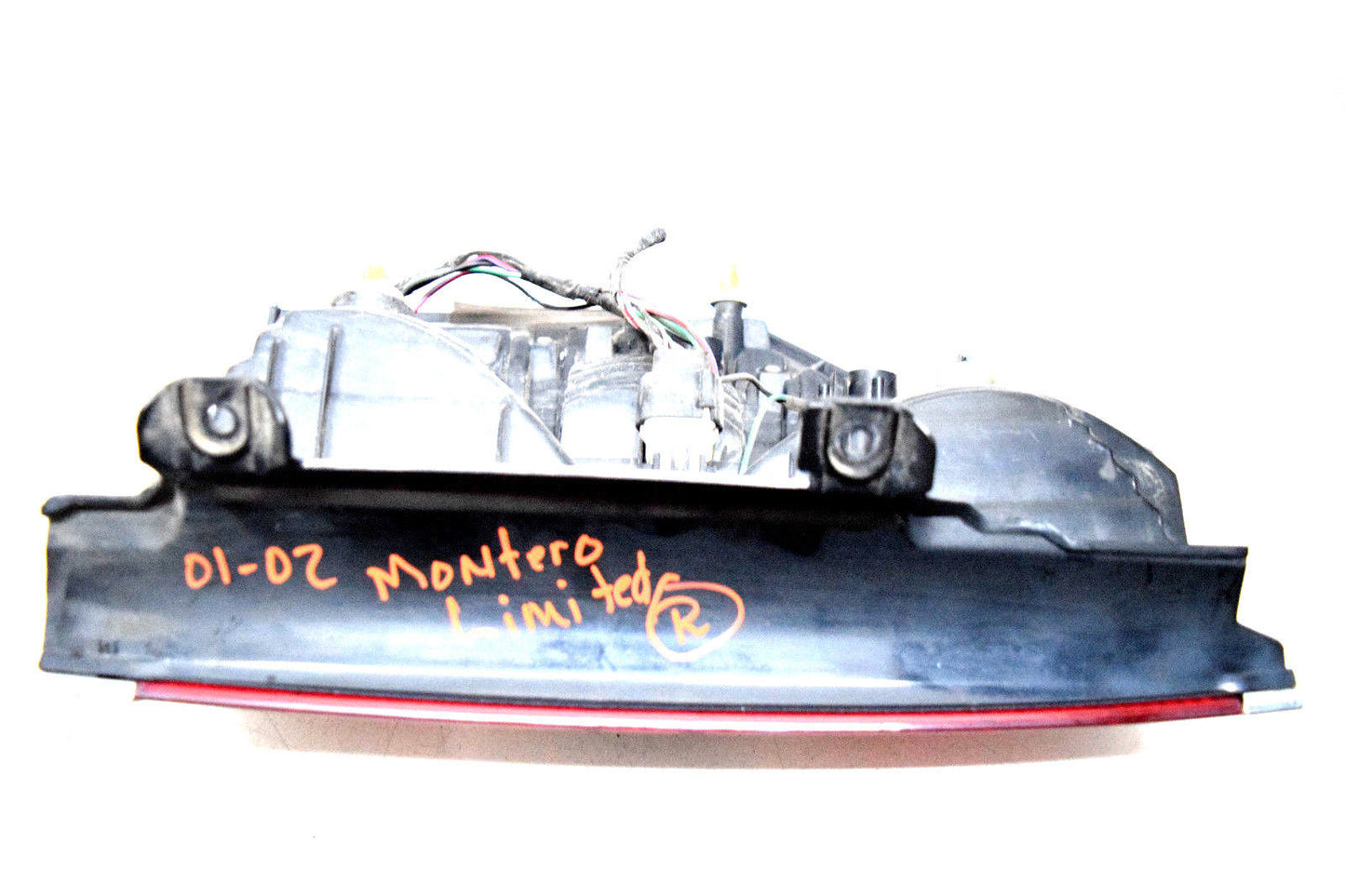 01 02 MITSUBISHI MONTERO LIMITED RIGHT PASSENGER TAIL LIGHT TAILLIGHT OEM