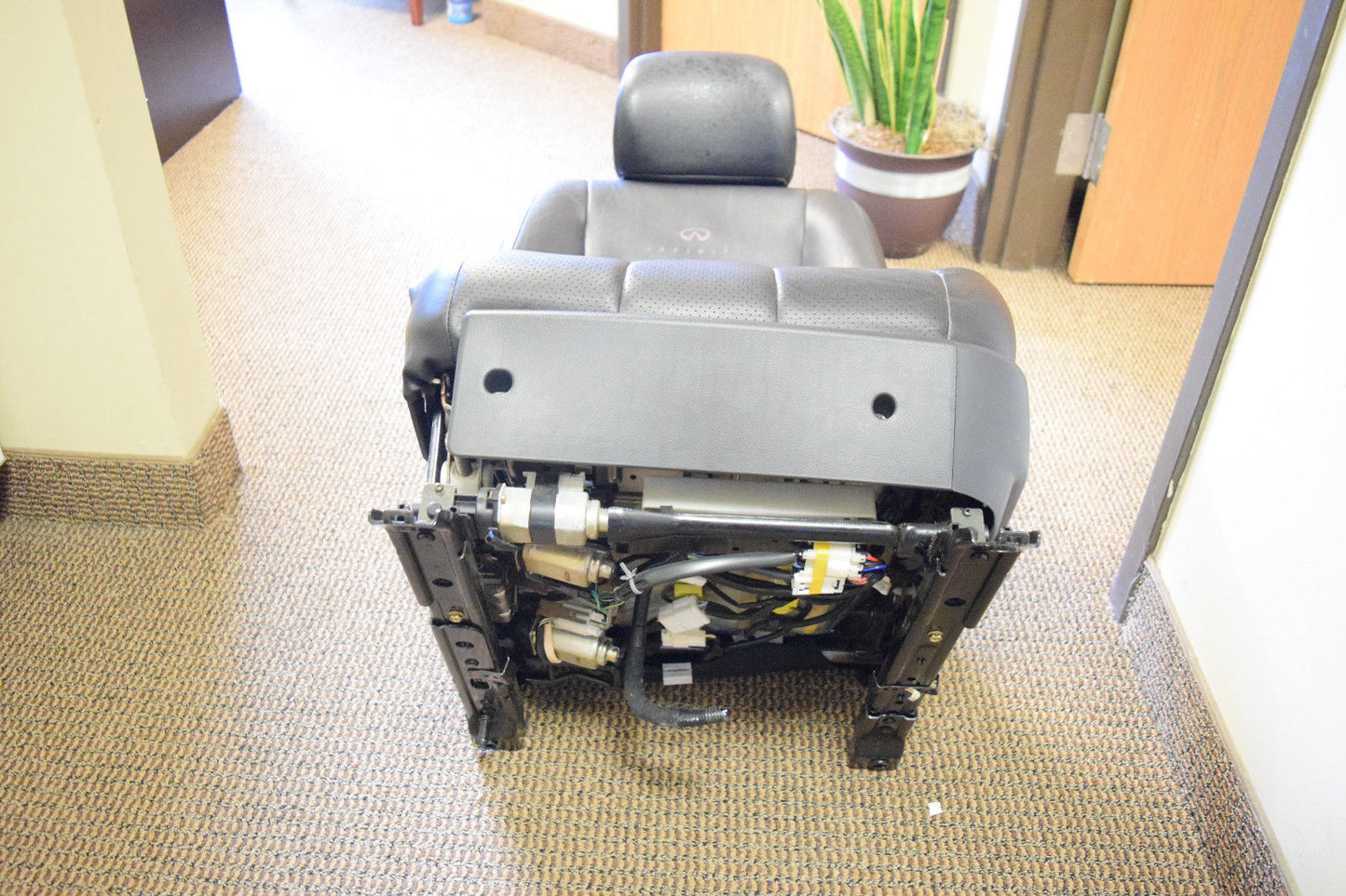 05 06 INFINITI G35 POWER SEAT LEATHER MEMORY OEM
