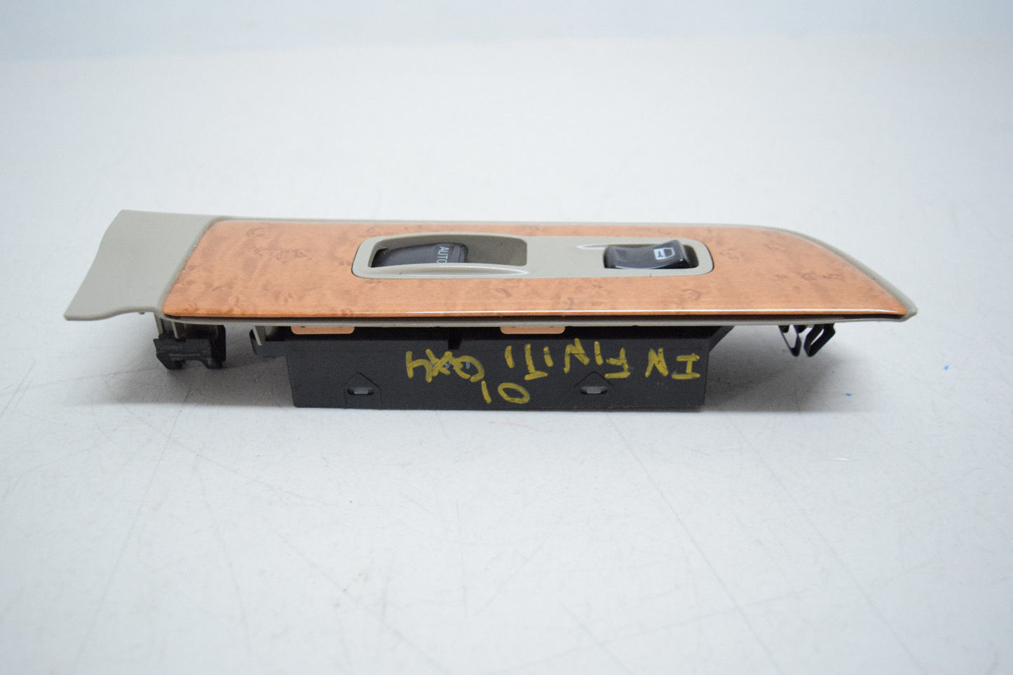 01 02 03 INFINITI QX4 RIGHT PASSENGER WINDOW SWITCH OEM