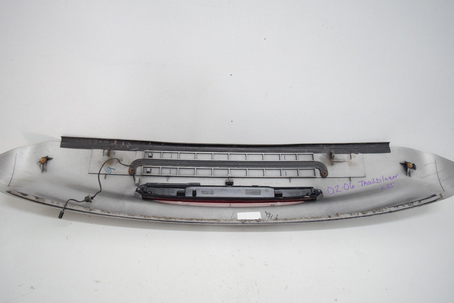 02 03 04 05 06 TRAILBLAZER EXT THIRD 3RD BRAKE LIGHT SPOILER EXT ONLY