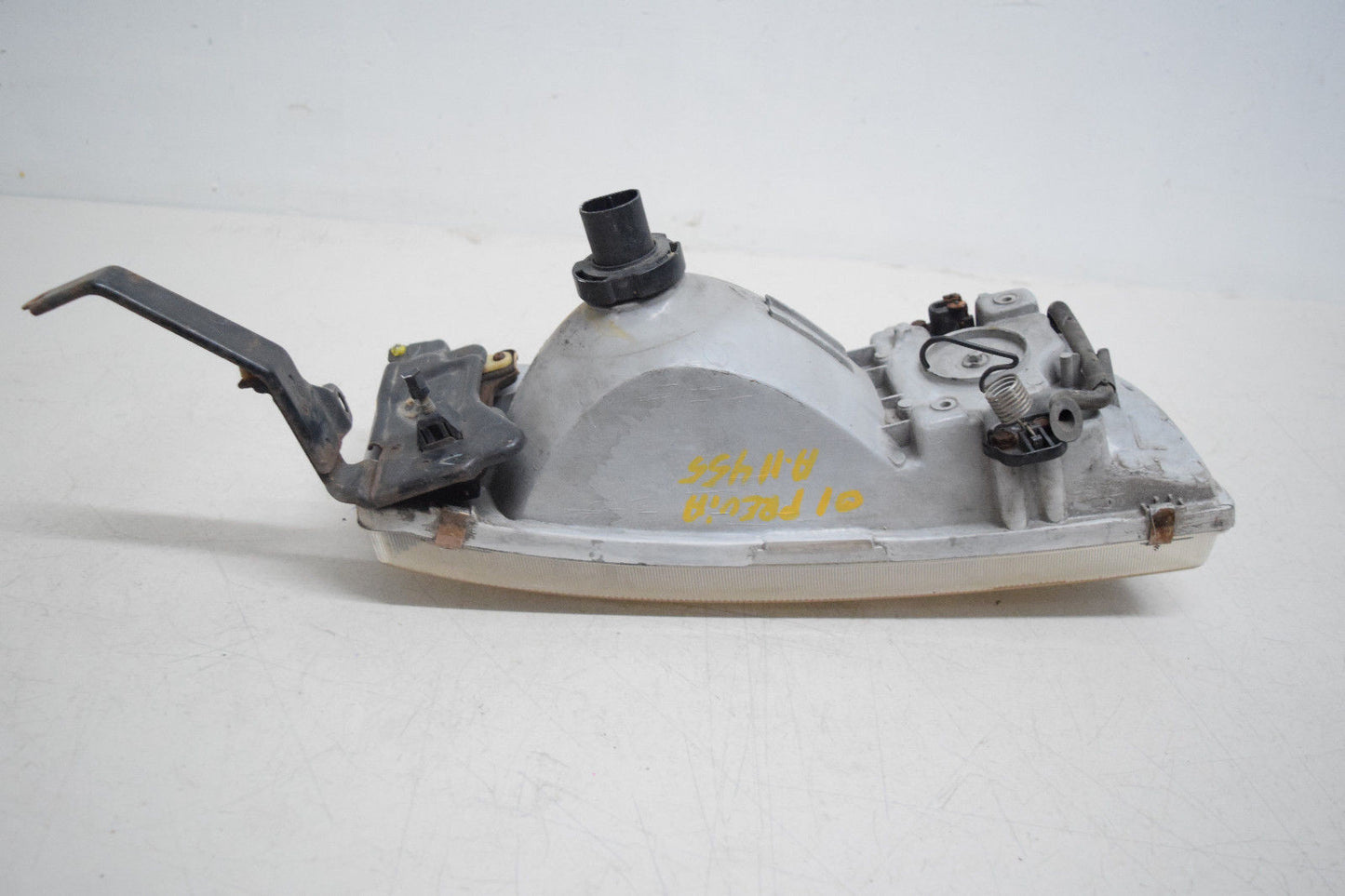 91 92 93 TOYOTA PREVIA LEFT DRIVER HEADLIGHT OEM