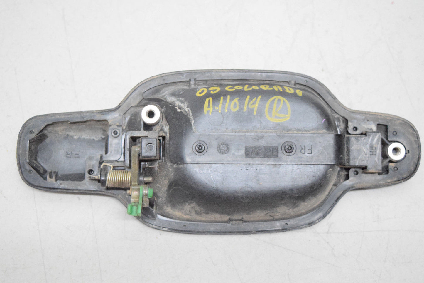 04 05 06 07 08 09 10 11 12 CHEVY COLORADO CANYON RIGHT PASSENGER DOOR HANDLE OEM