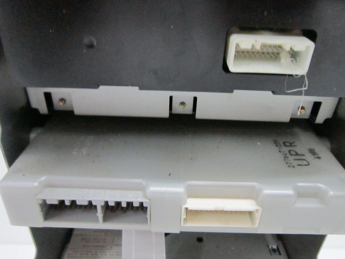 04 05 NISSAN MAXIMA  INFO SCREEN 6 CD RADIO CONTROL CLIMATE CONTROL CD PLAYER
