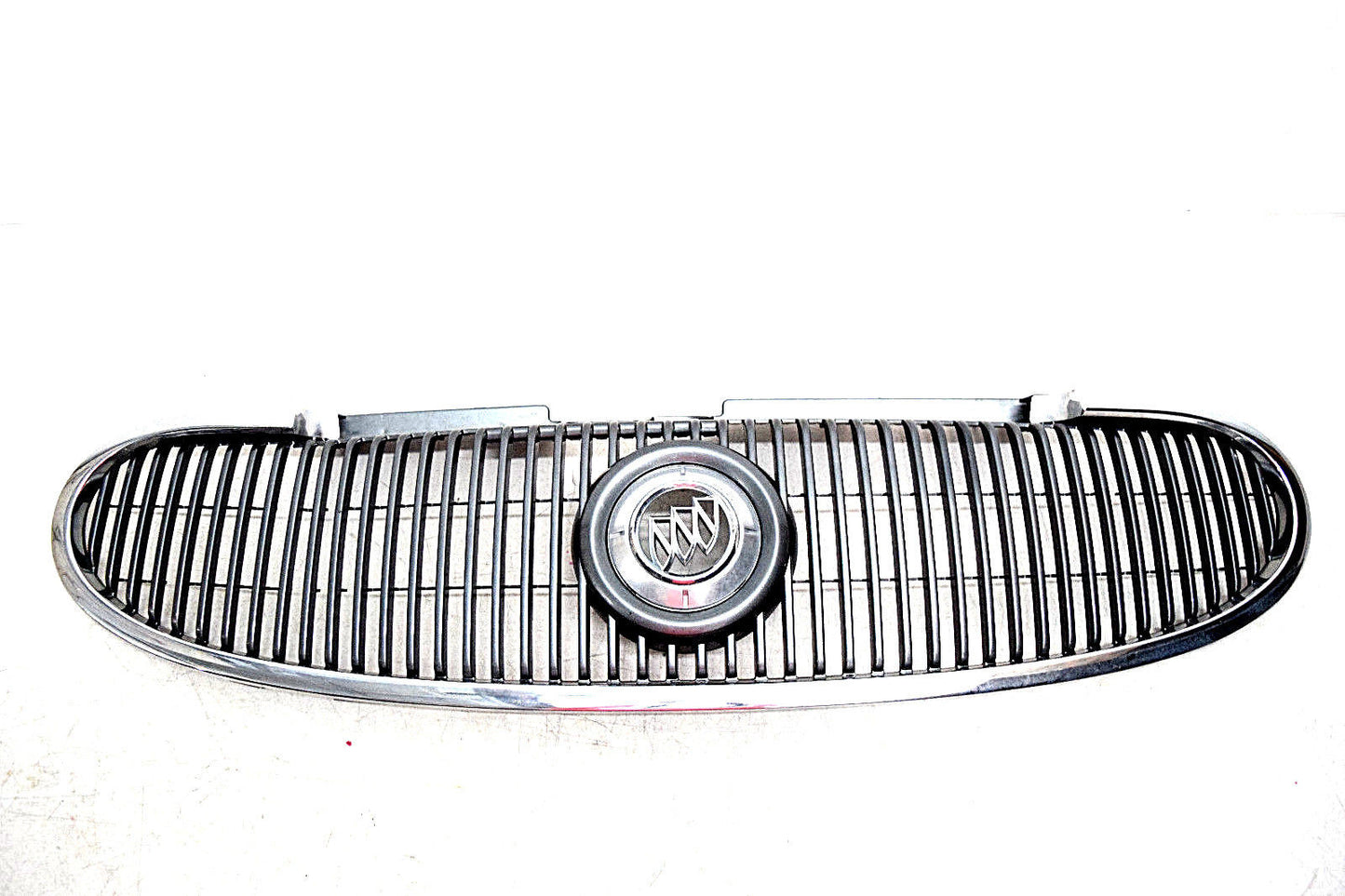04 05 06 07 BUICK RAINIER FRONT GRILLE GRILL WITH EMBLEM OEM