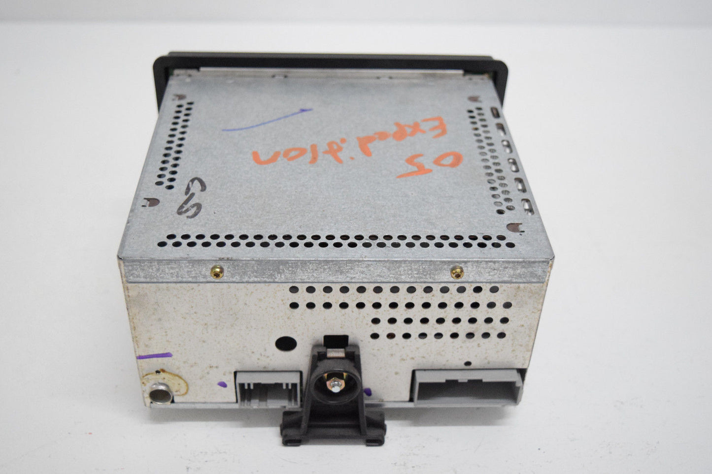 03 04 05 FORD EXPEDITION RADIO CD CASSETTE PLAYER