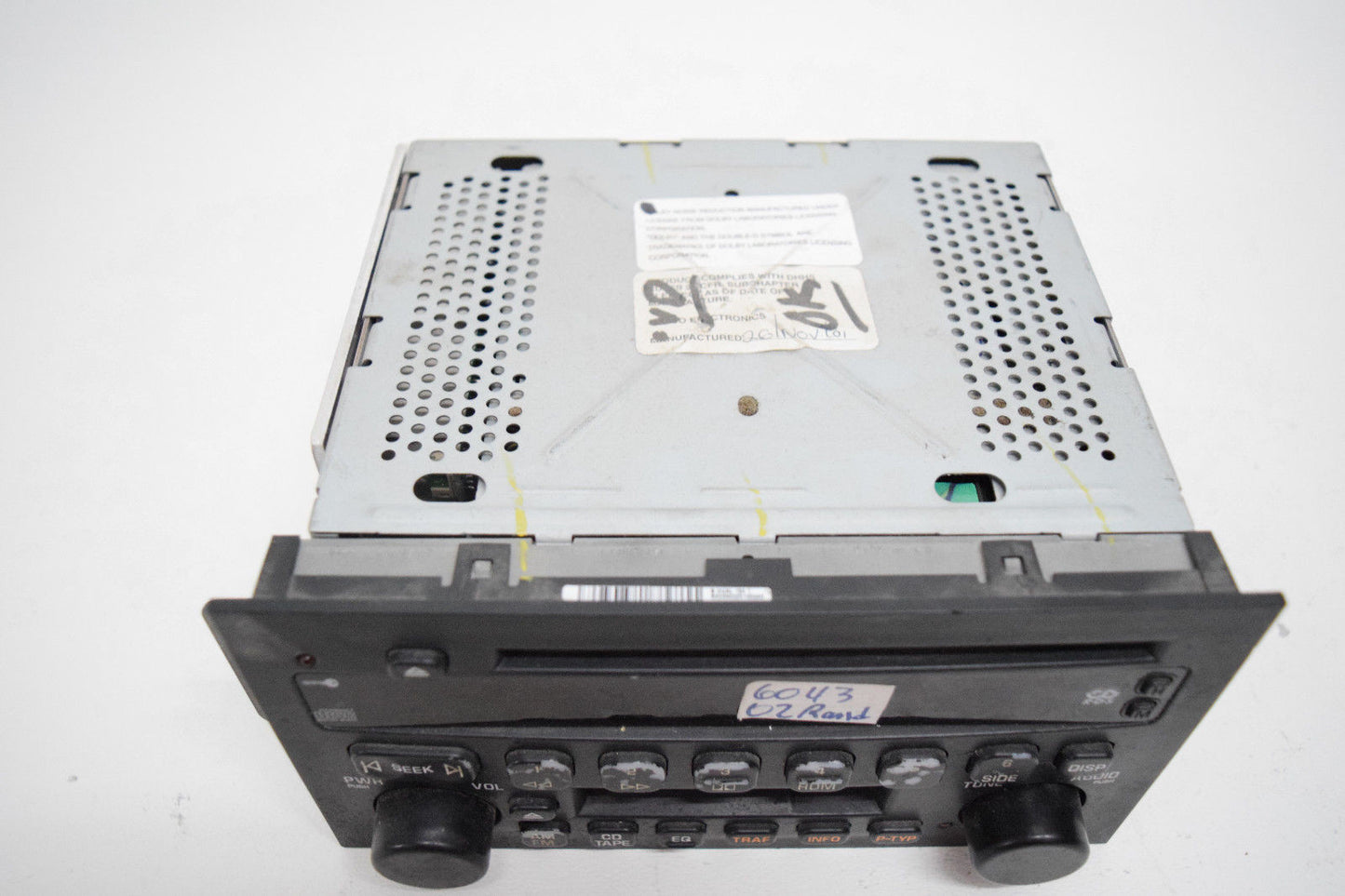 02 03 BUICK CENTURY RENDEZVOUS RADIO CD CASSETTE PLAYER
