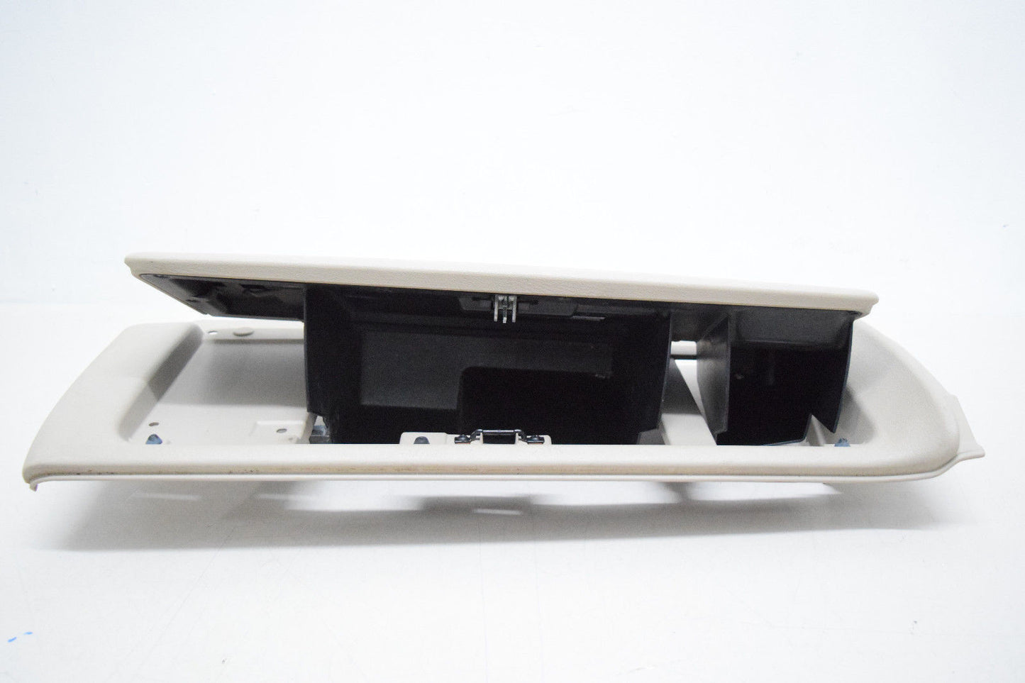 03 04 05 06 CADILLAC ESCALADE GLOVEBOX GLOVE BOX TAN OEM