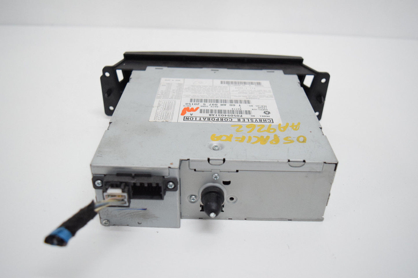 04 05 06 07 08 CHRYSLER PACIFICA 6 DISC DVD PLAYER OEM