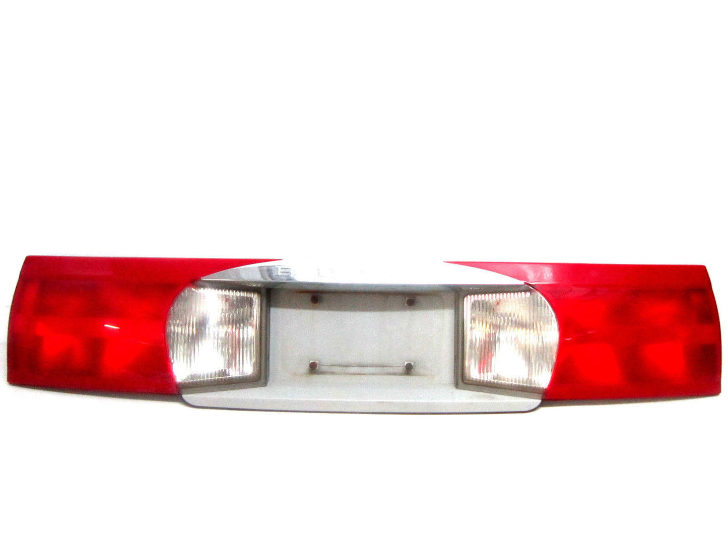 02 03 04 05 06 07 BUICK RENDEZVOUS RENDEVOUS CENTER TAILIGHT TAIL LIGHT