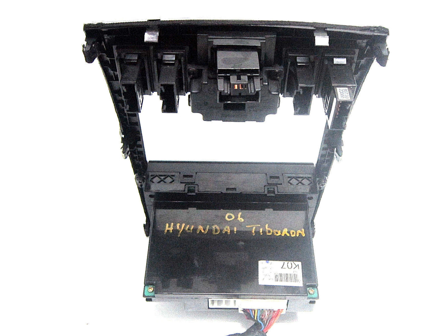 05 06 HYUNDAI TIBURON DASH BEZEL DIGITAL CLIMATE CONTROL