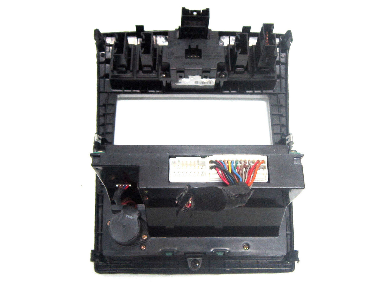 05 06 HYUNDAI TIBURON DASH BEZEL DIGITAL CLIMATE CONTROL