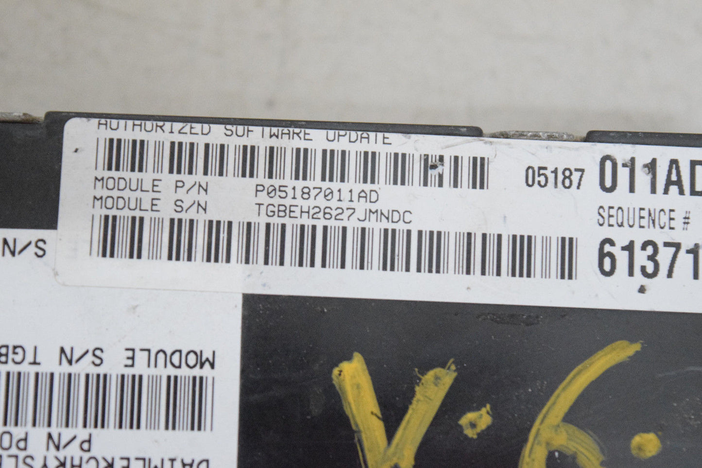 08 09 10 DODGE CHARGE MAGNUM CHRYSLER 300 ECU ECM ENGINE COMPUTER P05187011AD