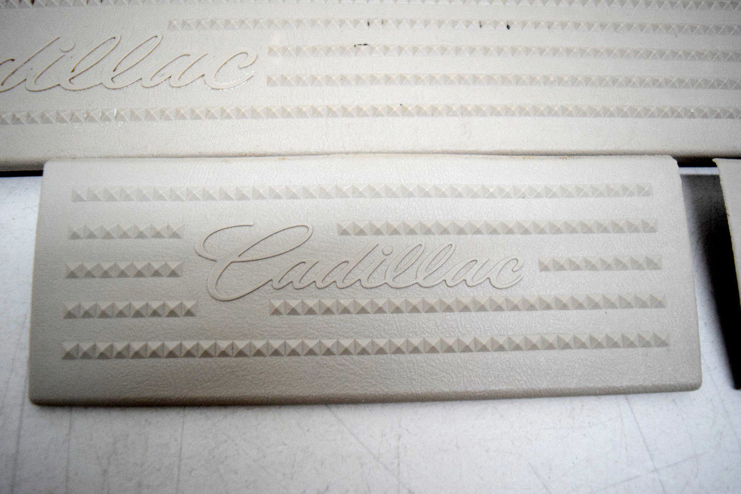 03 04 05 06 CADILLAC ESCALADE TAHOE DENALI INTERIOR 4 DOOR PILLAR STEP TRIM SET