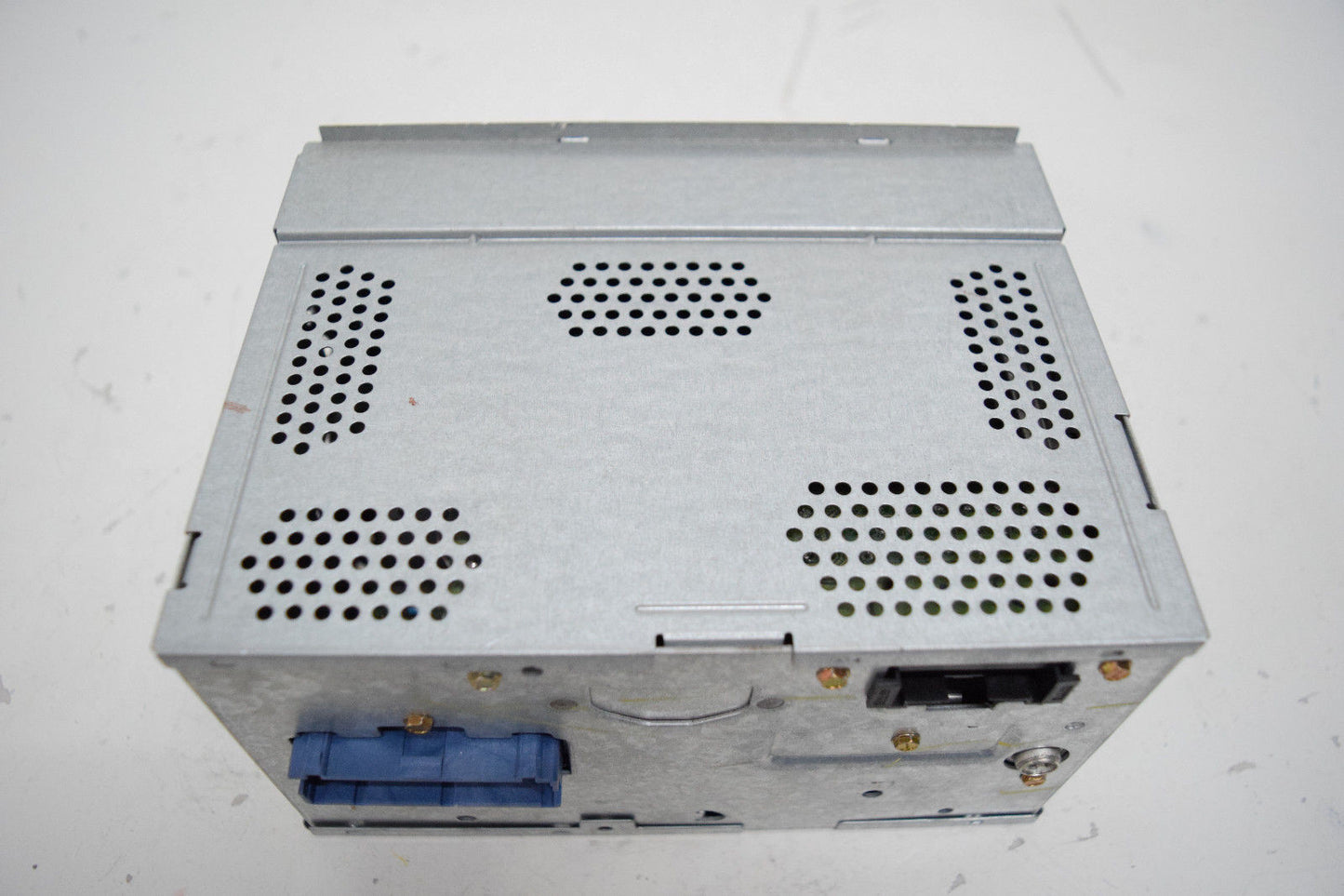 00 01 DEVILLE SEVILLE RADIO TUNER BRAIN MODULE