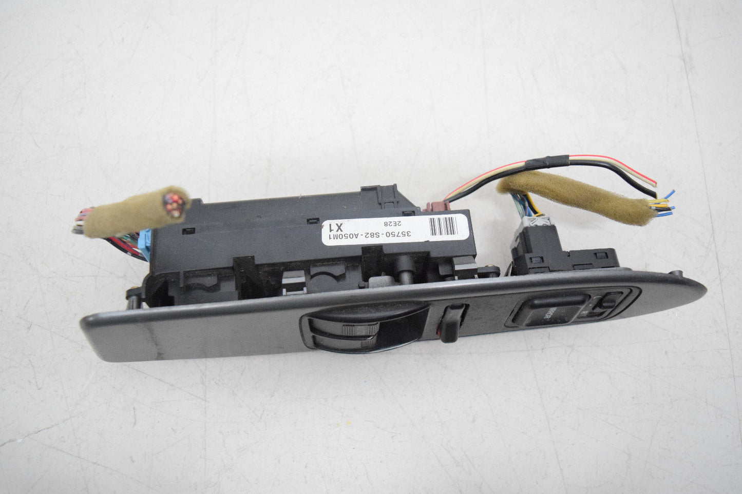 98 99 00 01 02 HONDA ACCORD 2DR 2 DOOR DRIVER MASTER WINDOW SWITCH SILVER