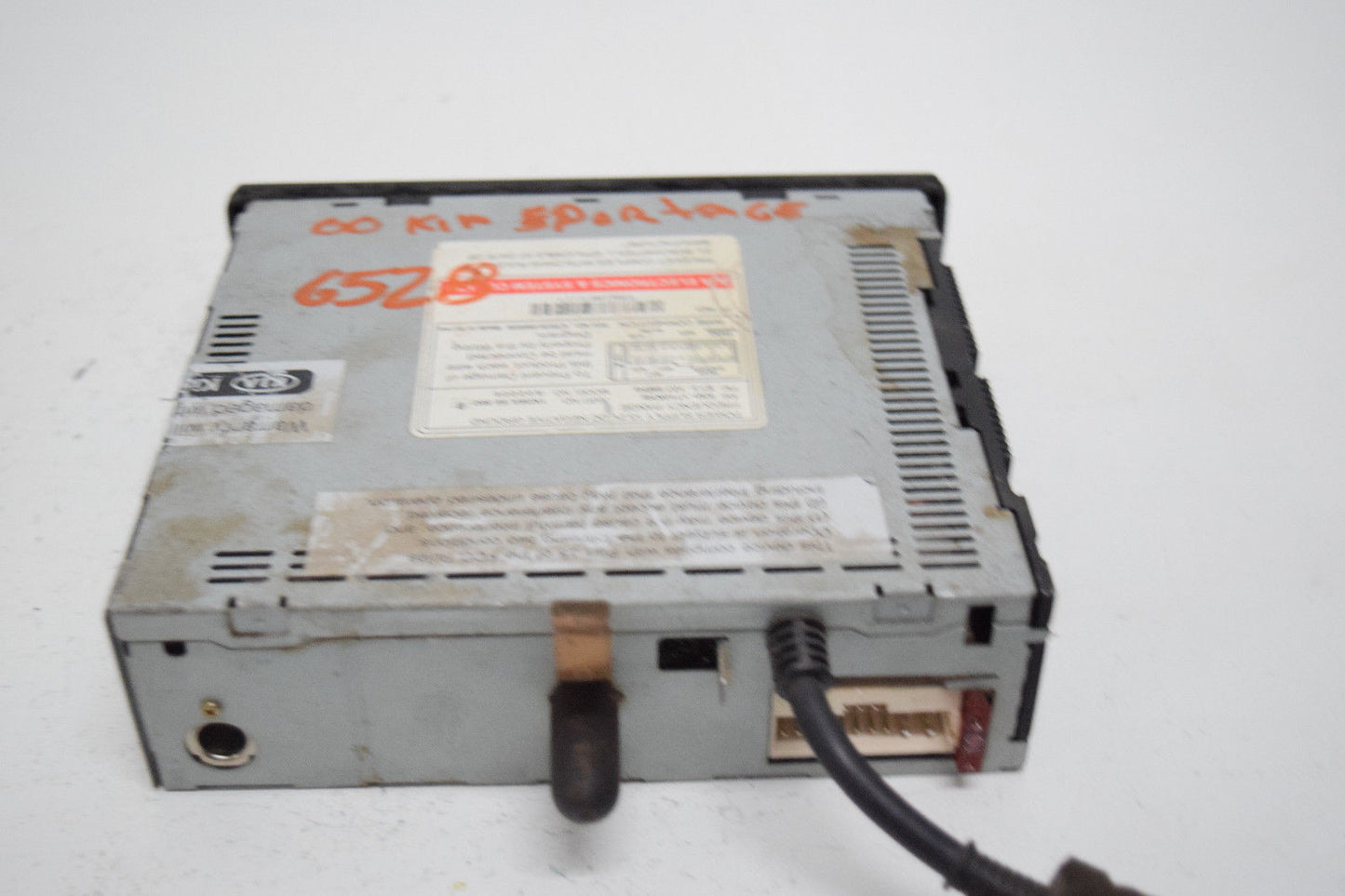 98 99 00 KIA SPORTAGE RADIO CD PLAYER OEM