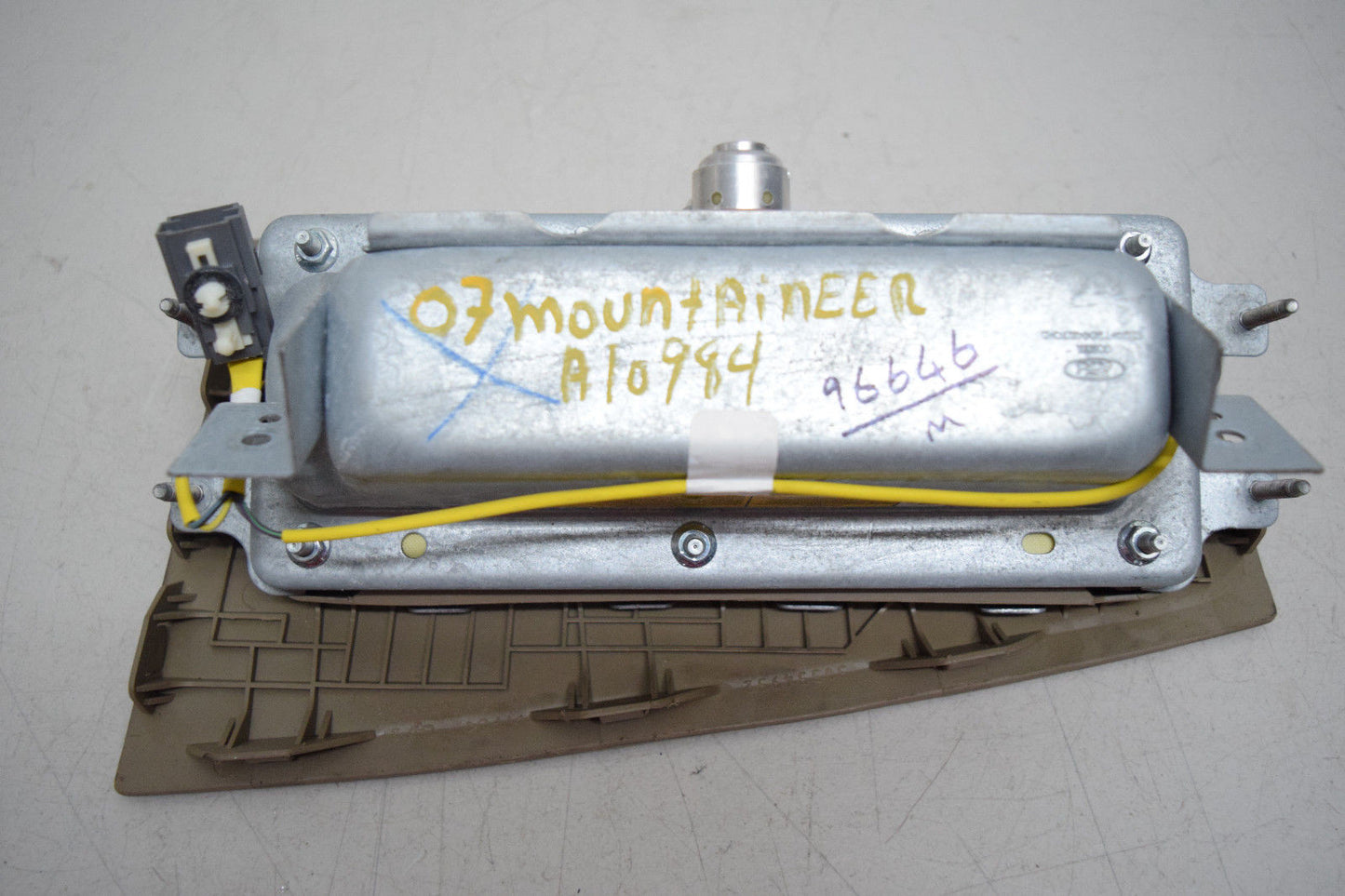 06 07 08 09 10 MERCURY MOUNTAINEER PASSENGER AIRBAG OEM