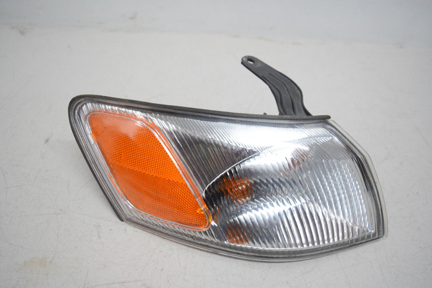 97 98 99 TOYOTA CAMRY RIGHT PASSENGER TURN SIGNAL CORNER LAMP OEM