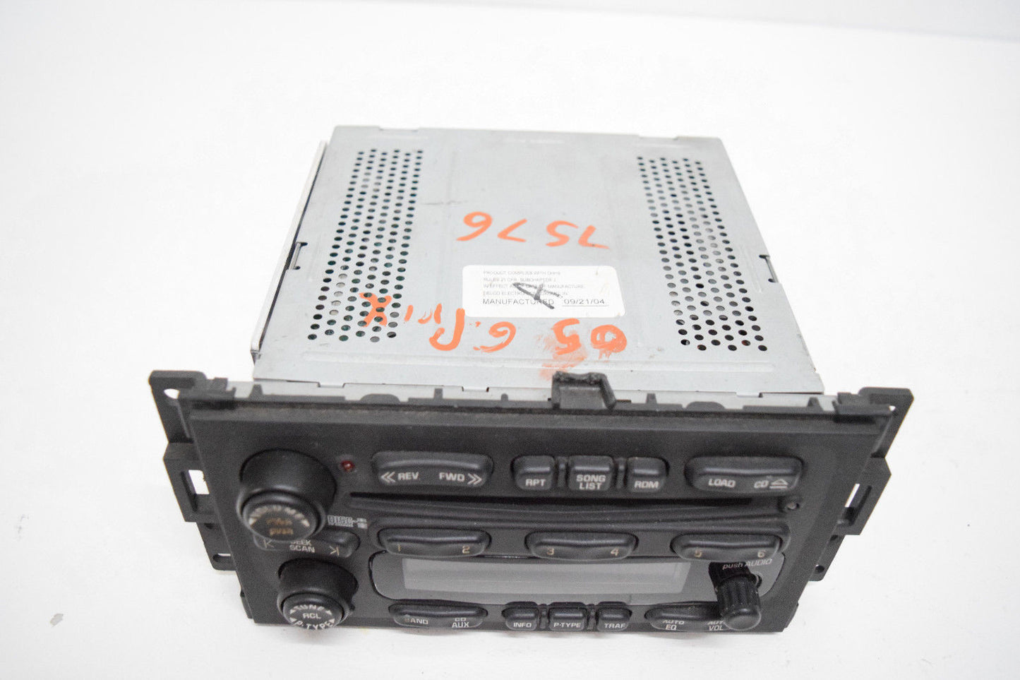 04 05 06 07 08 PONTIAC GRAND PRIX RADIO 6 DISC CD PLAYER