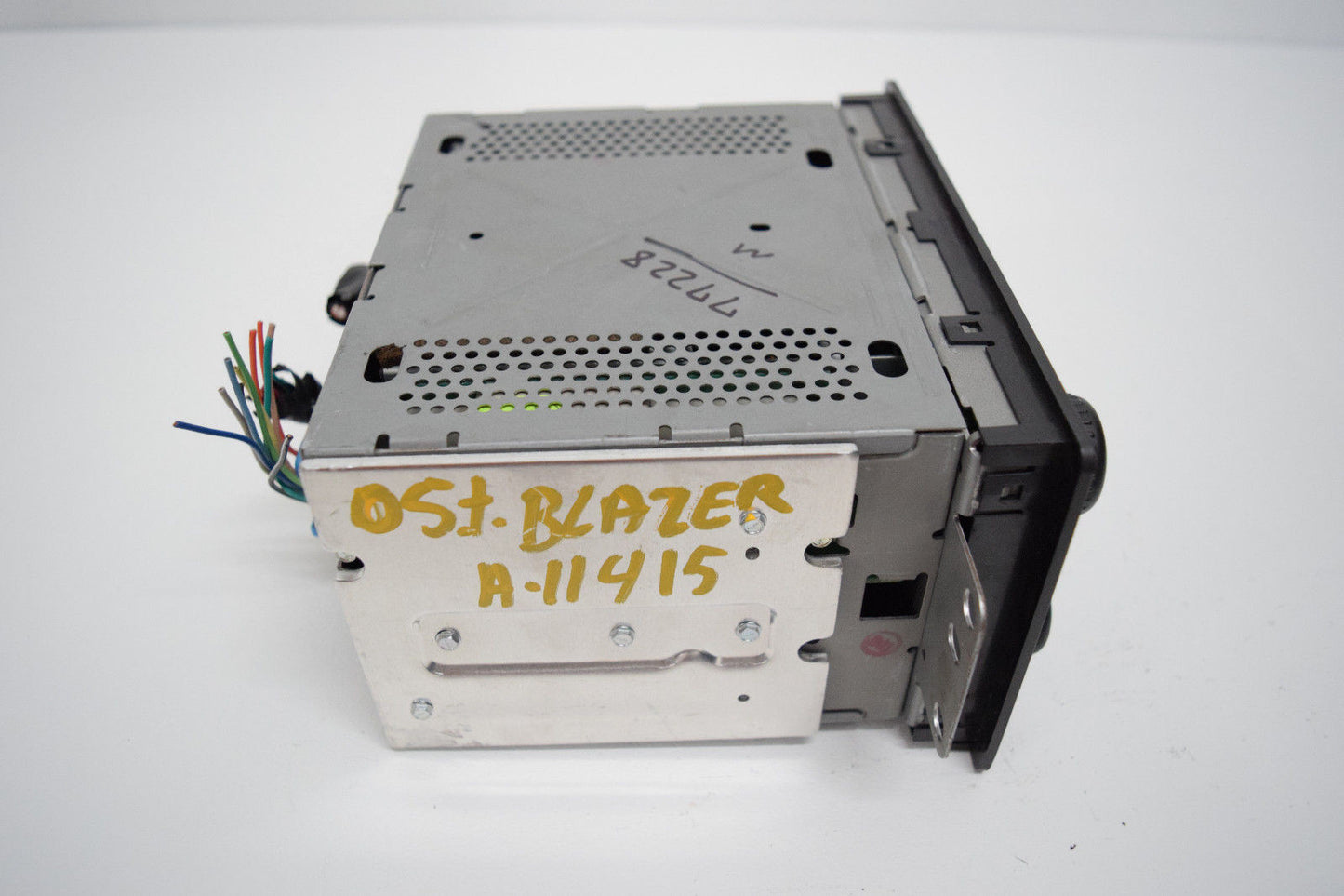03 04 05 CHEVY TRAILBLAZER ENVOY SAAB 9 7 RAINIER  RADIO CD PLAYER