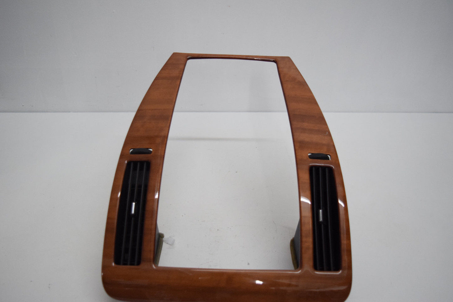 05 06 07 CADILLAC STS RADIO CLIMATE CONTROL DASH BEZEL LIGHT WOOD GRAIN OEM
