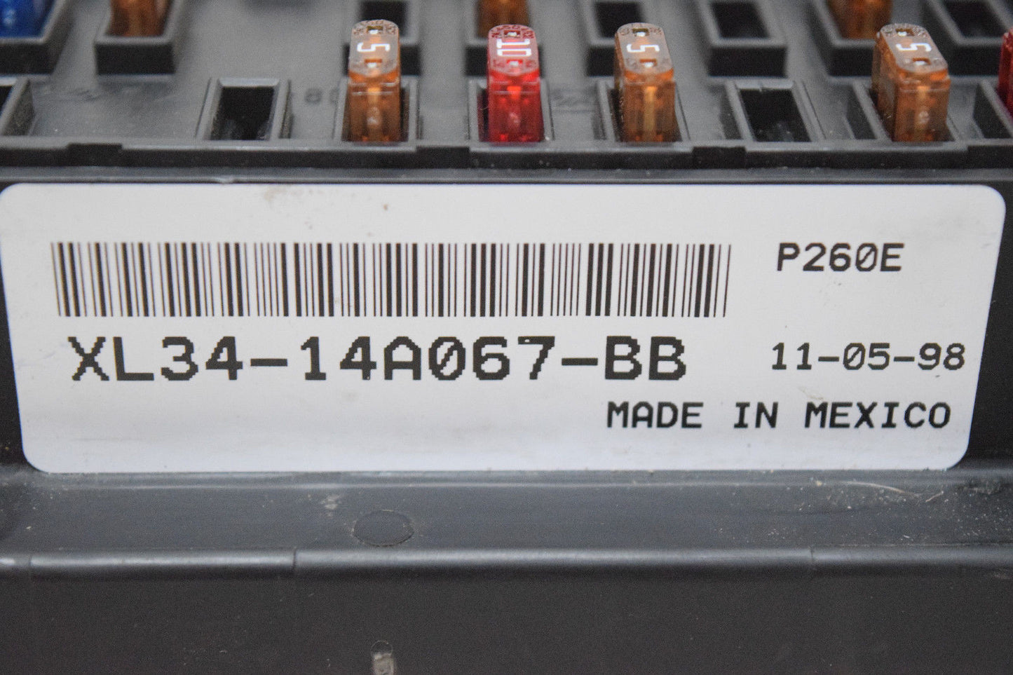 99 00 01 02 03 FORD F150 F-150 UNDER DASH FUSE BOX NO GEM XL3414A067BB