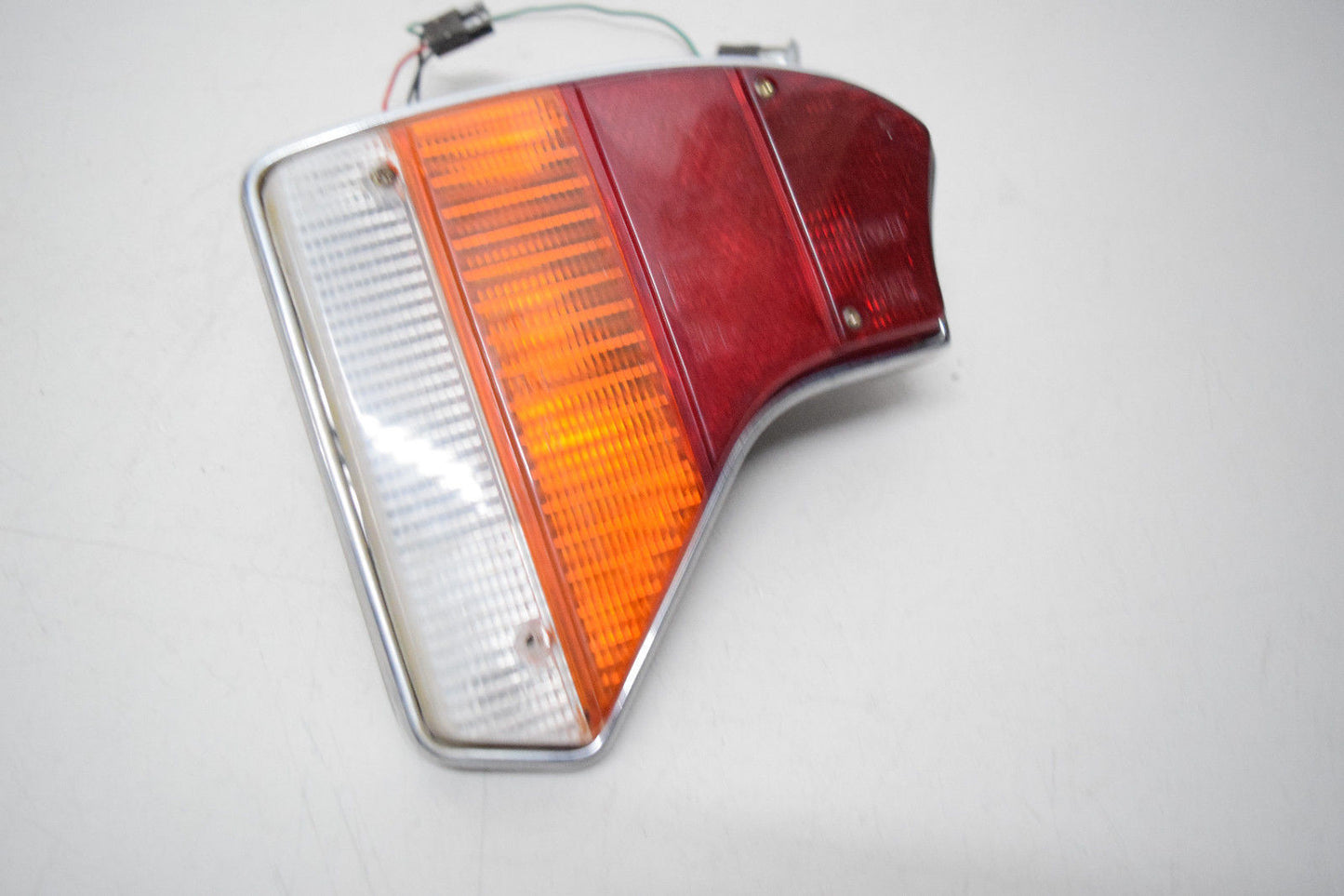 80 81 82 83 84 85 86 87 JAGUAR XJ6 XJ12 LEFT DRIVER TAIL LIGHT TAILLIGHT OEM