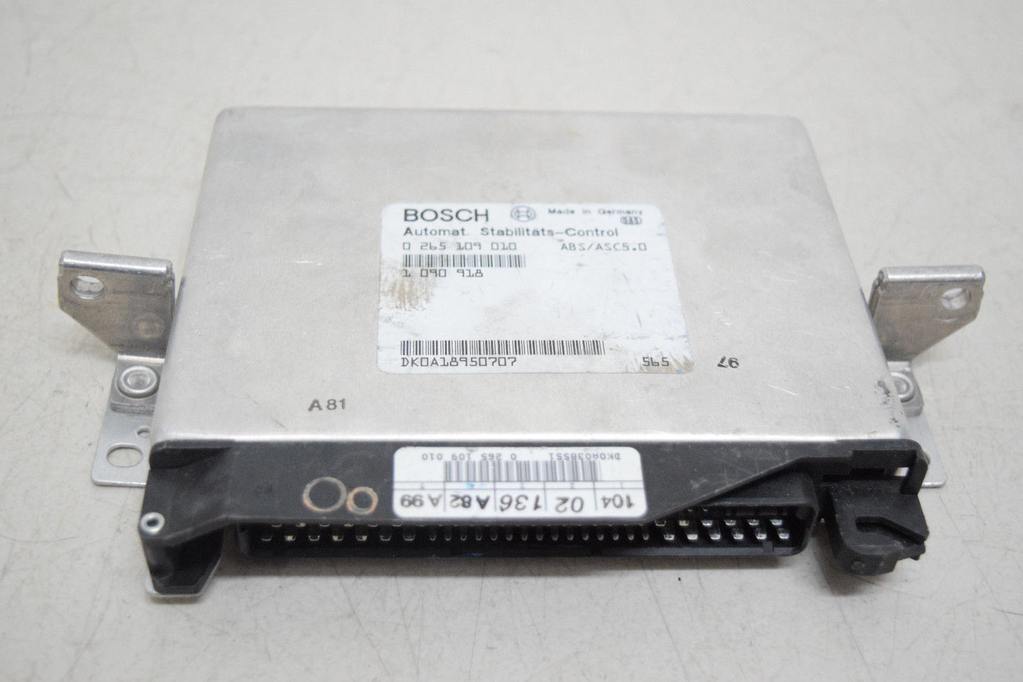 94 95 BMW 525I 530I 545I ABS CONTROL MODULE COMPUTER 0265109010