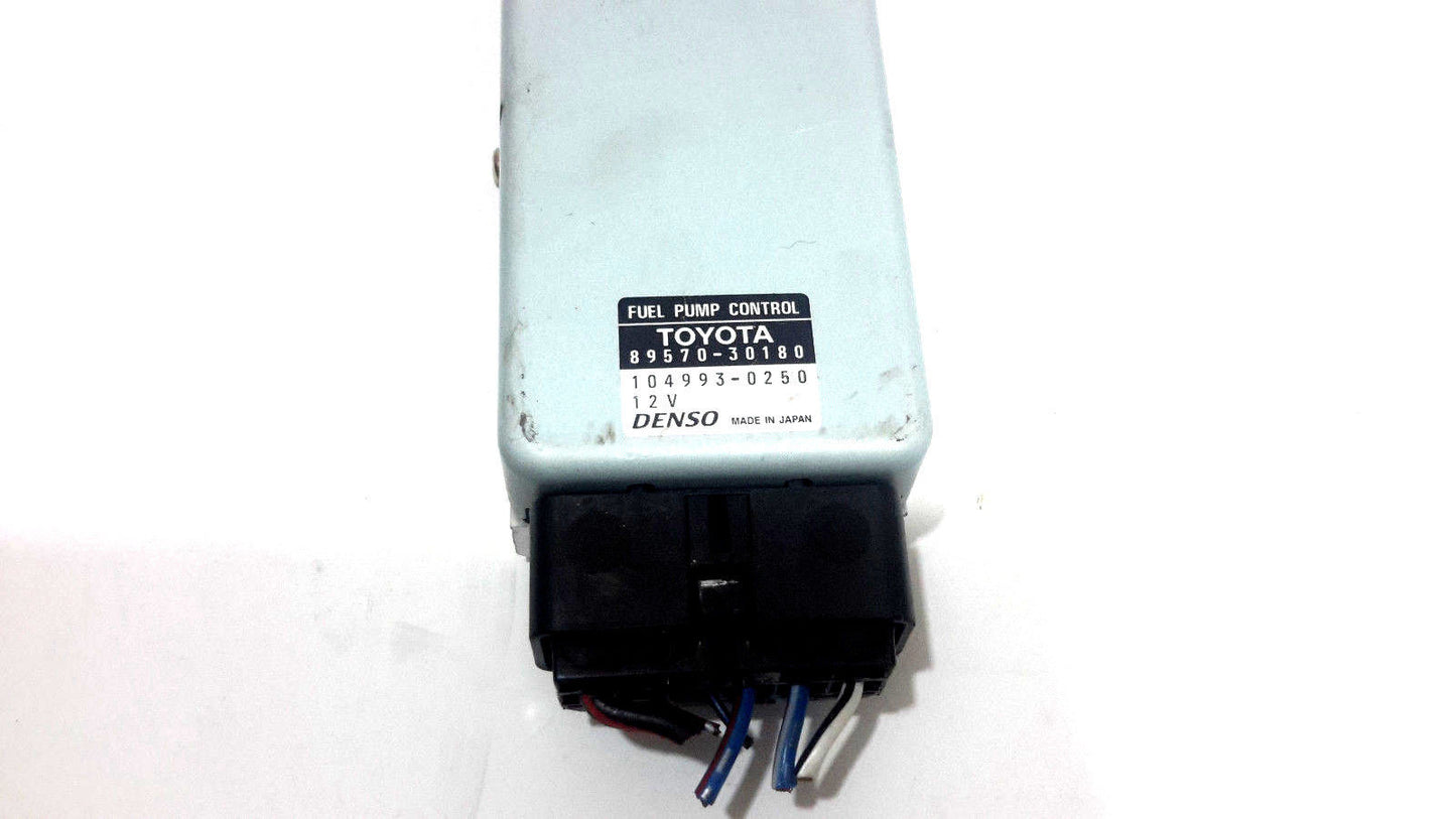 98 99 00 01 02 03 04 05 LEXUS GS300 GS400 FUEL PUMP CONTROL MODULE 8957030180