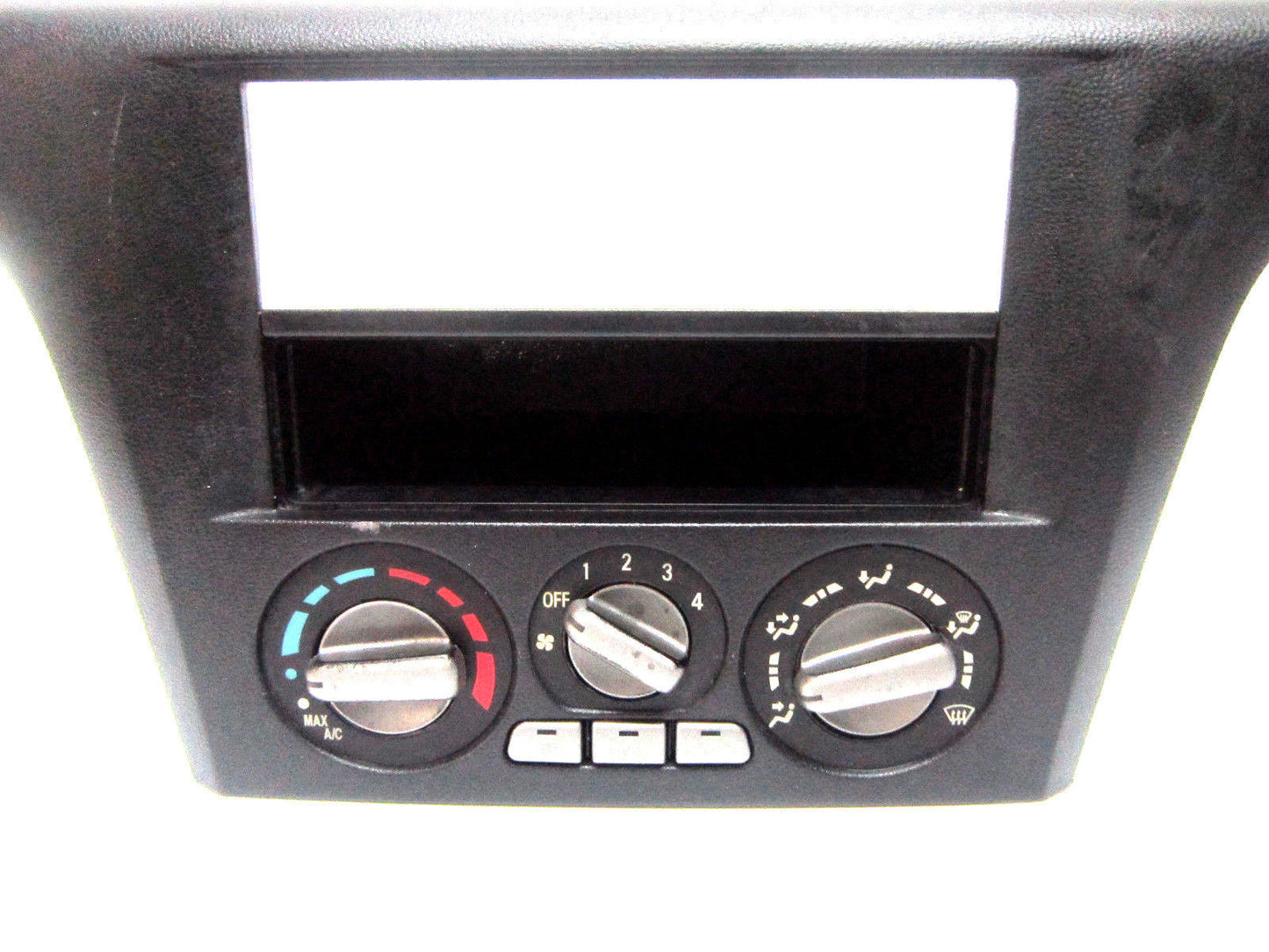 03 04 05 06 MITSUBISHI OUTLANDER DASH CLIMATE CONTROL BEZEL