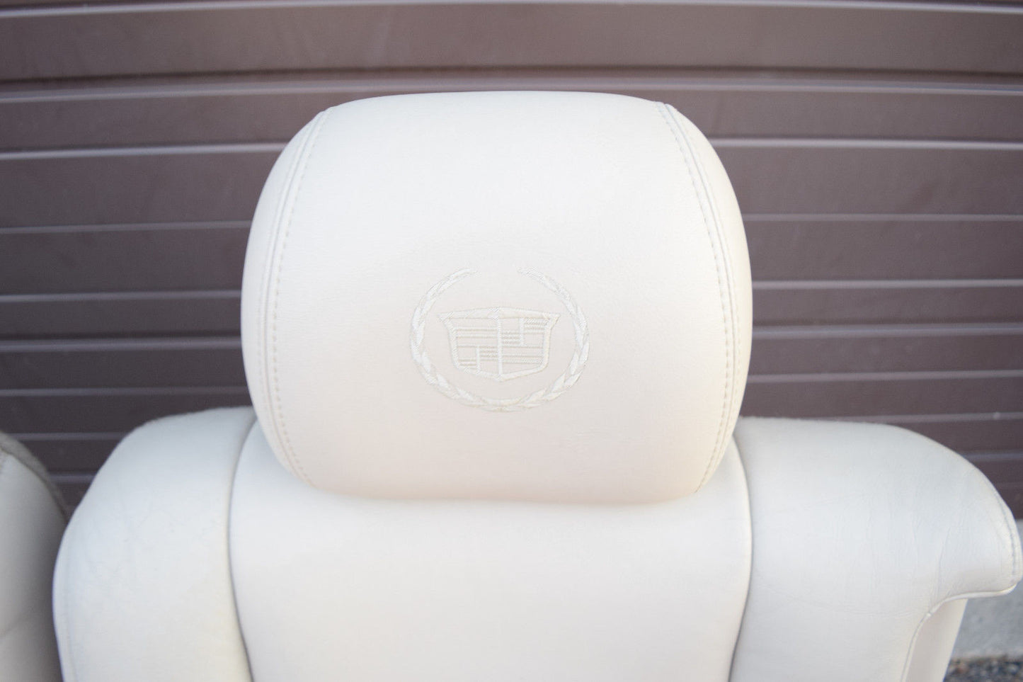 03 04 05 06 CADILLAC ESCALADE 2ND ROW SEAT SET LEATHER OEM