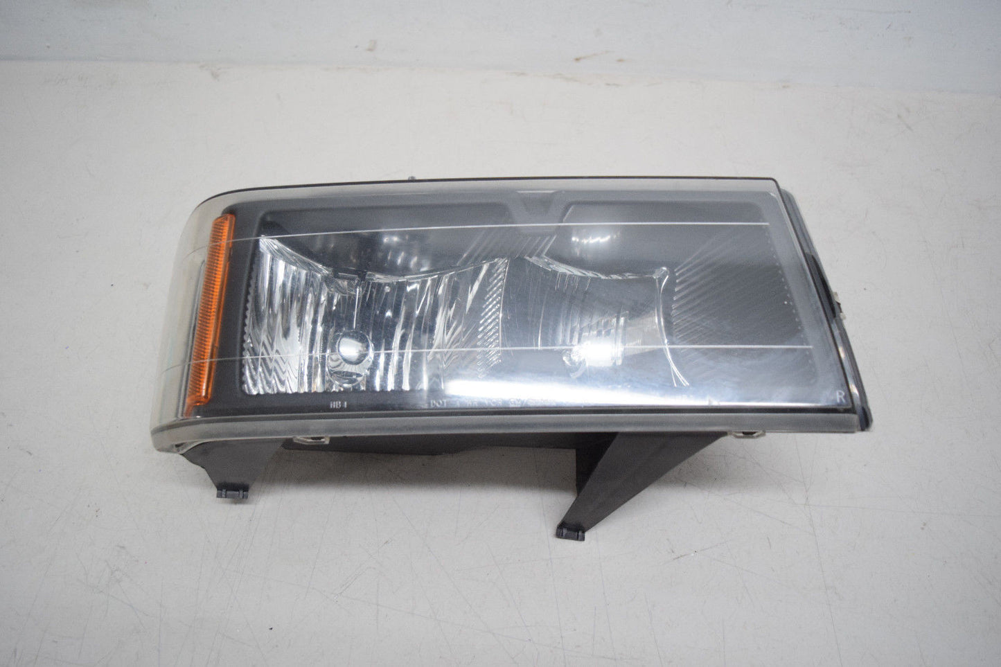 04 05 06 07 08 09 10 11 12 CHEVY COLORADO RIGHT PASSENGER HEAD LIGHT OEM