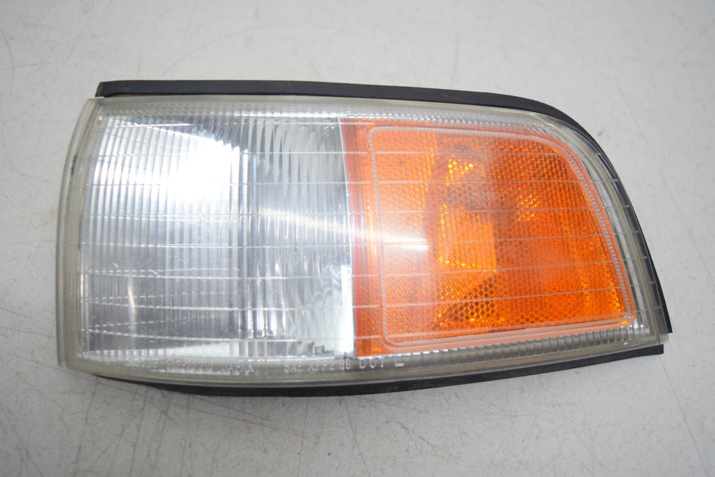 92 93 94 ACURA VIGOR  LEFT DRIVER CORNER LIGHT TURN SIGNAL OEM