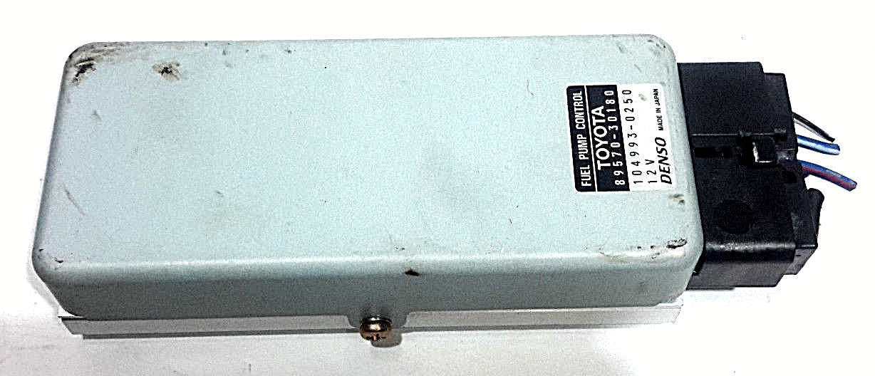 98 99 00 01 02 03 04 05 LEXUS GS300 GS400 FUEL PUMP CONTROL MODULE 8957030180
