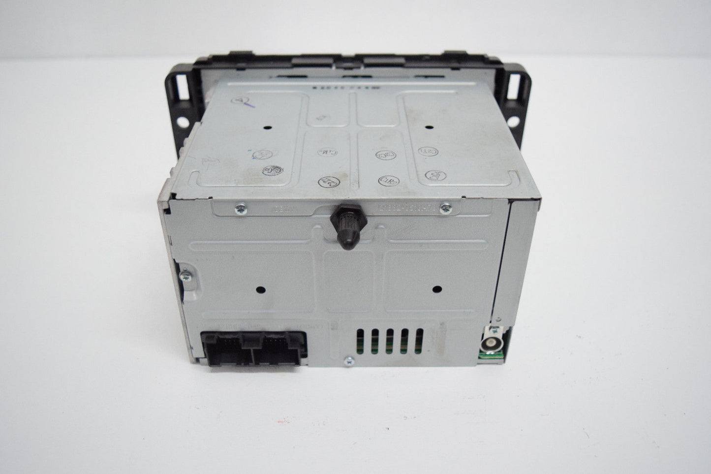 08 09 SATURN VUE RADIO CD PLAYER OEM