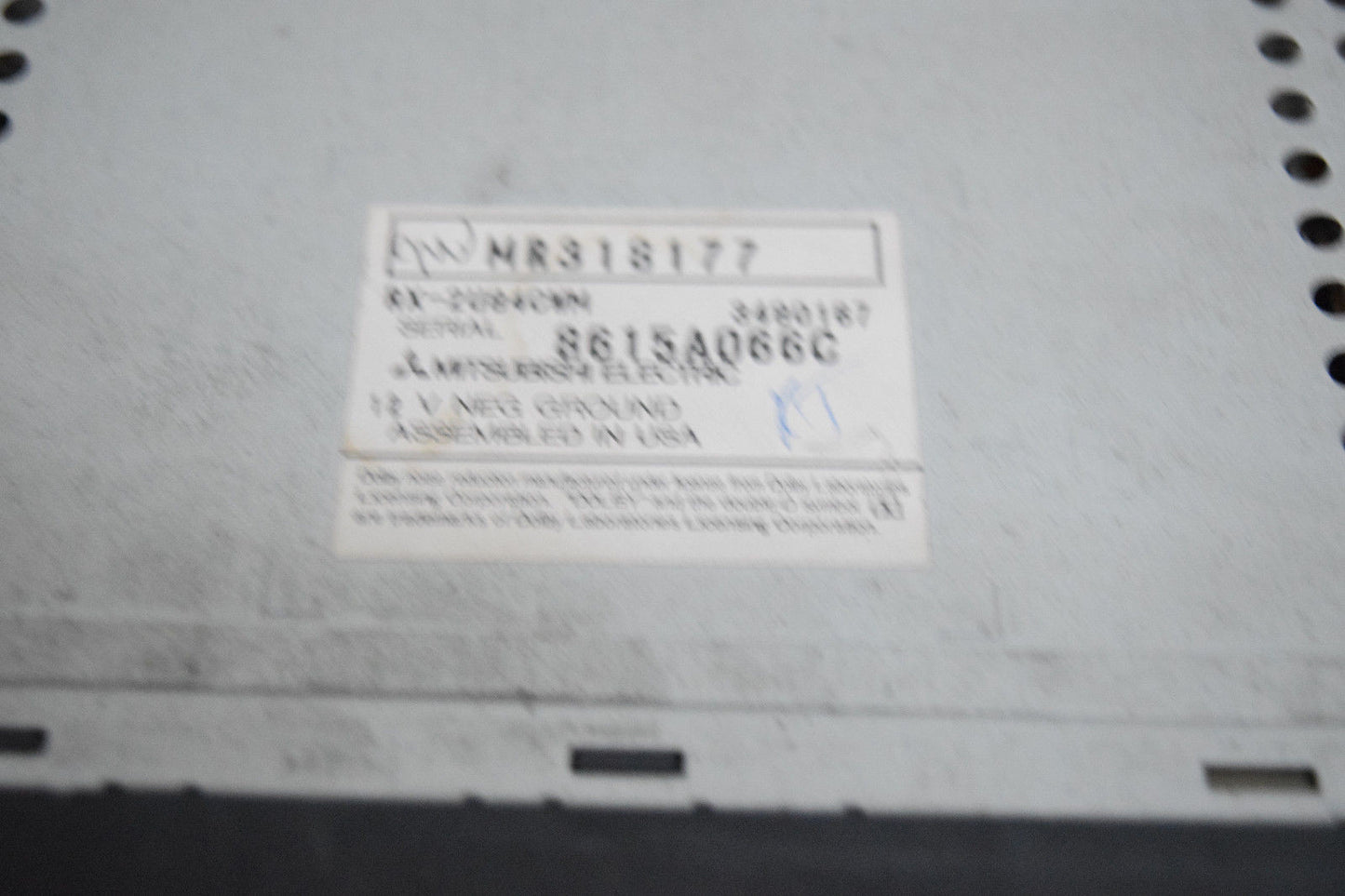 97 98 99 MITSUBISHI GALANT RADIO CASSETTE PLAYER OEM
