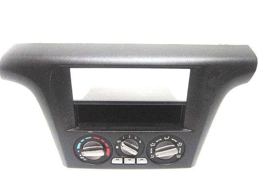 03 04 05 06 MITSUBISHI OUTLANDER DASH CLIMATE CONTROL BEZEL