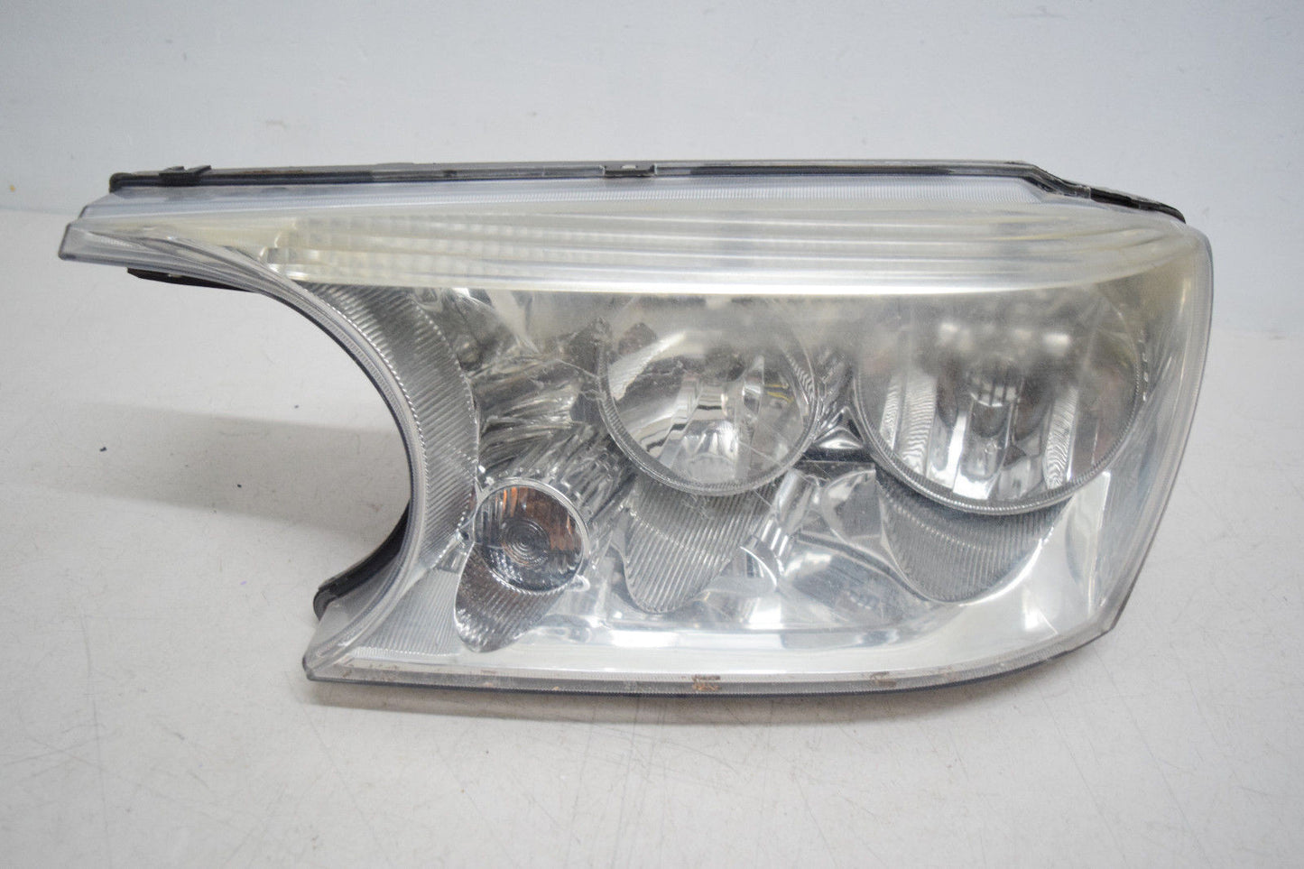04 05 06 07 BUICK RAINIER LEFT DRIVER HEAD LIGHT
