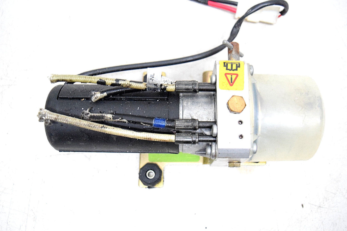 97 98 99 00 01 02 VW CABRIO OEM CONVERTIBLE TOP HYDRAULIC PUMP MOTOR