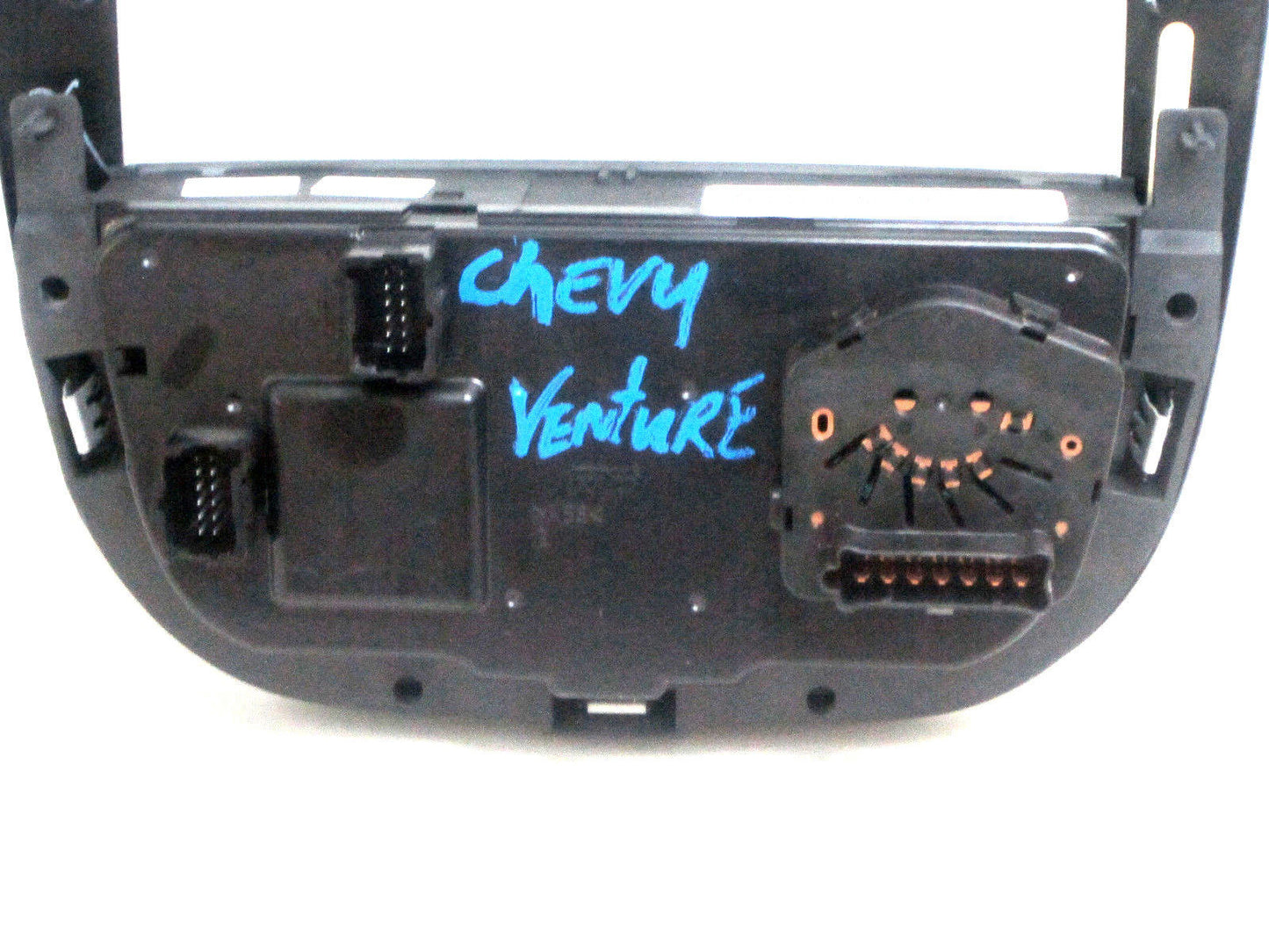05 06 07 CHEVY UPLANDER CLIMATE CONTROL RADIO BEZEL