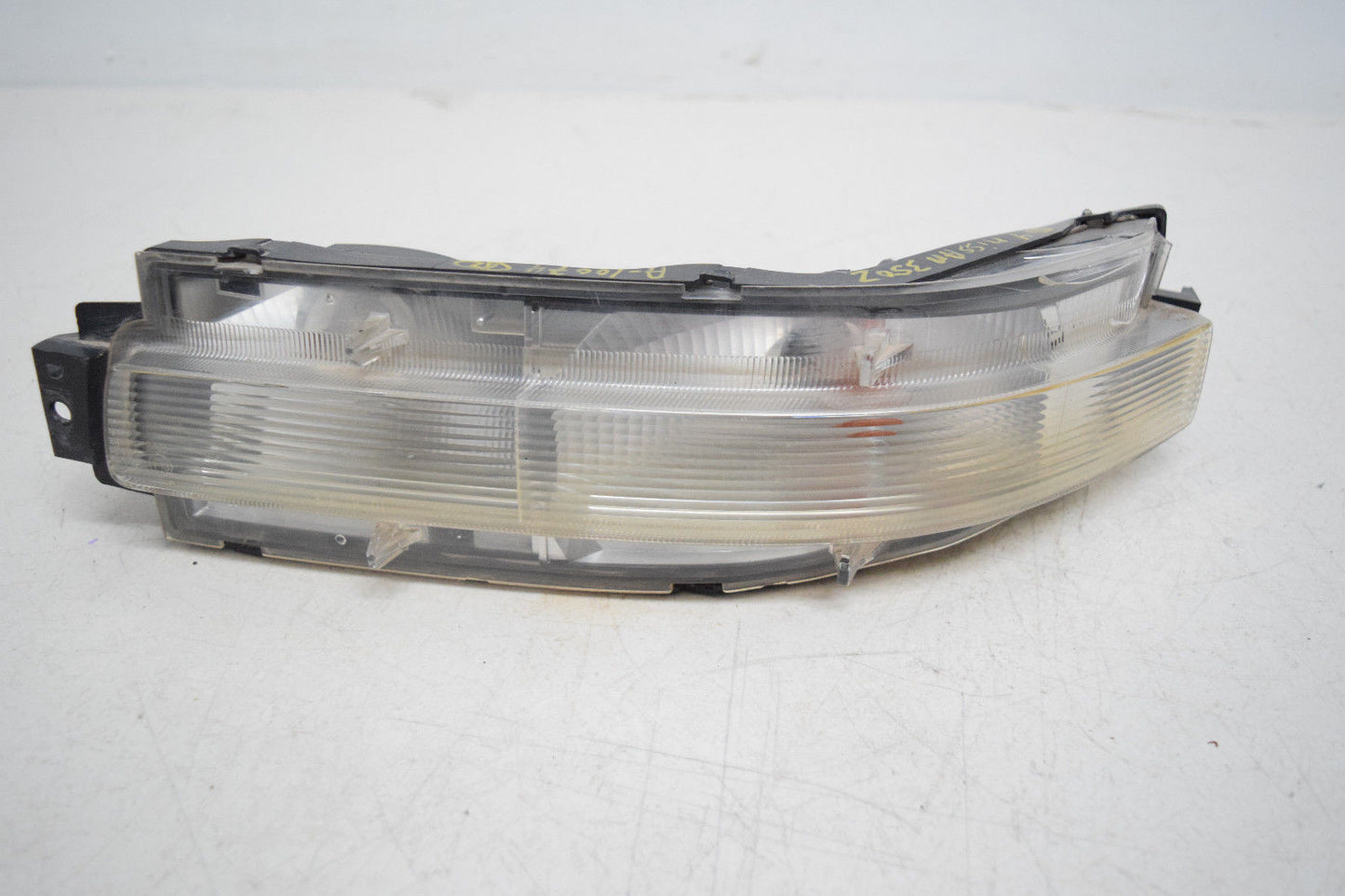 03 04 05 NISSAN 350Z RIGHT PASSENGER TURN SIGNAL CORNER LIGHT CRACKED