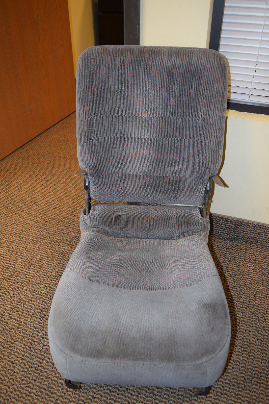 92 93 94 95 96 FORD F150 F-150 CENTER CONSOLE JUMP SEAT GREY