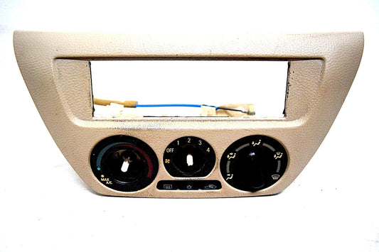 02 03 04 05 MITSUBISHI LANCER CLIMATE CONTROL RADIO DASH BEZEL NOT BROKEN