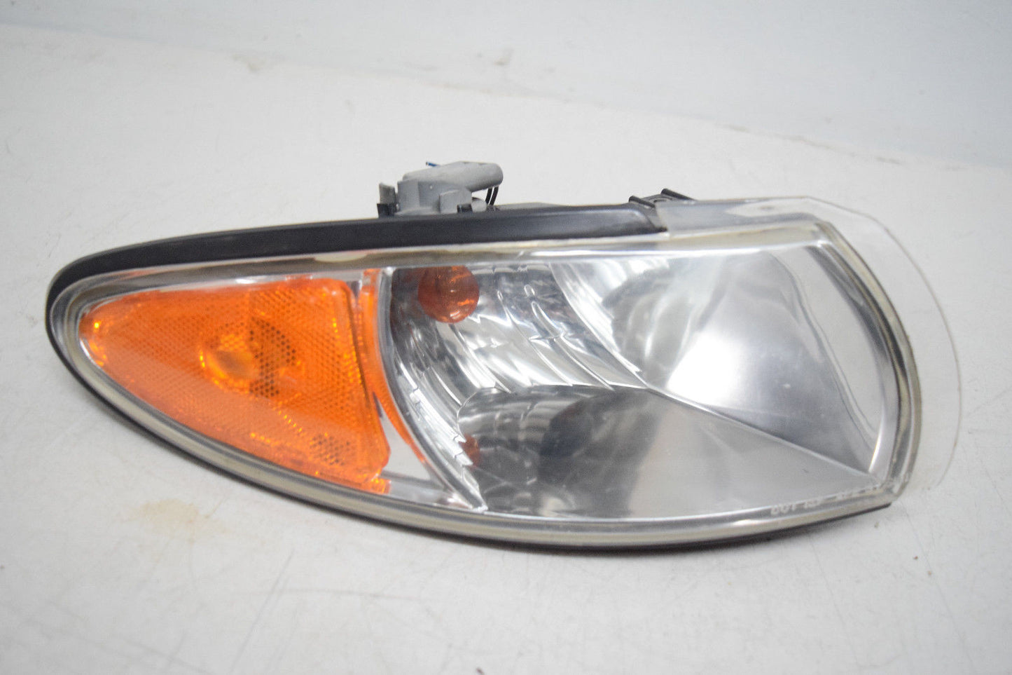 97 98 99 00 01 02 03 PONTIAC GRAND PRIX RIGHT PASSENGER TURN SIGNAL CORNER LAMP