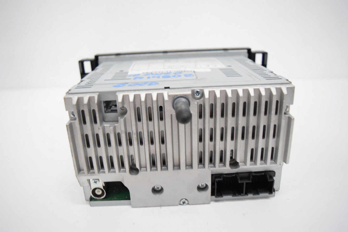 09 10 CHEVY AVEO RADIO CD PLAYER OEM