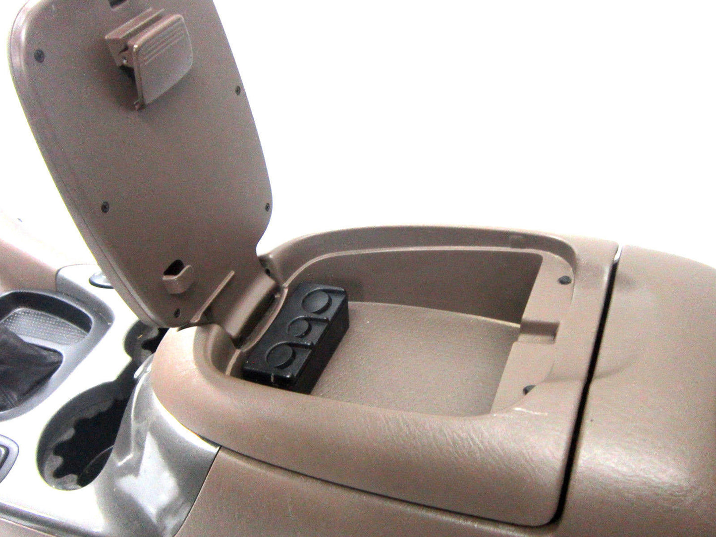 00 01 02 03 04 05 06 TOYOTA SEQUOIA TUNDRA CENTER CONSOLE ARMREST STORAGE MOUNTS