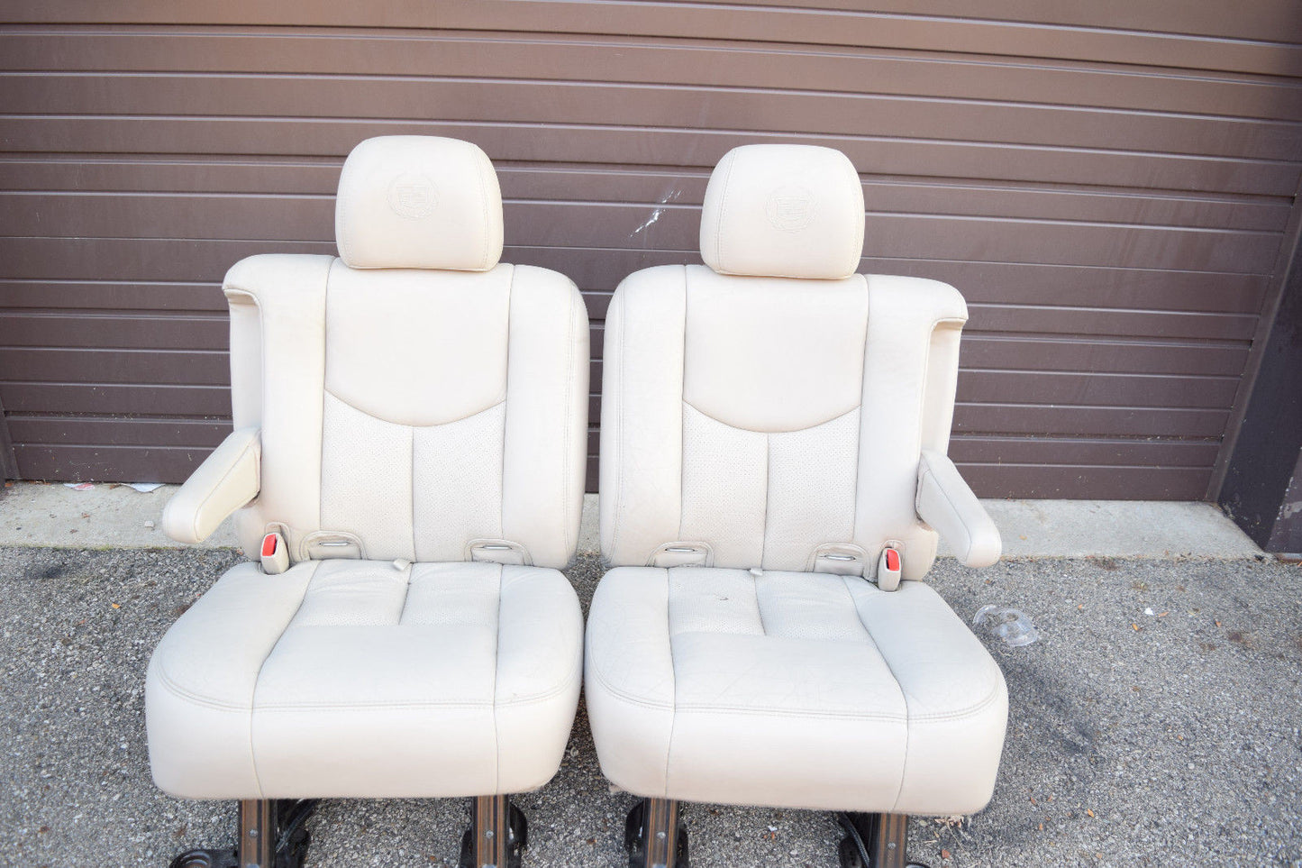 03 04 05 06 CADILLAC ESCALADE 2ND ROW SEAT SET LEATHER OEM